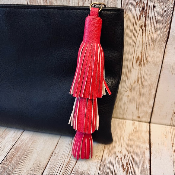 Black zip clutch w/ pink tassel NWOT - Picture 10 of 10